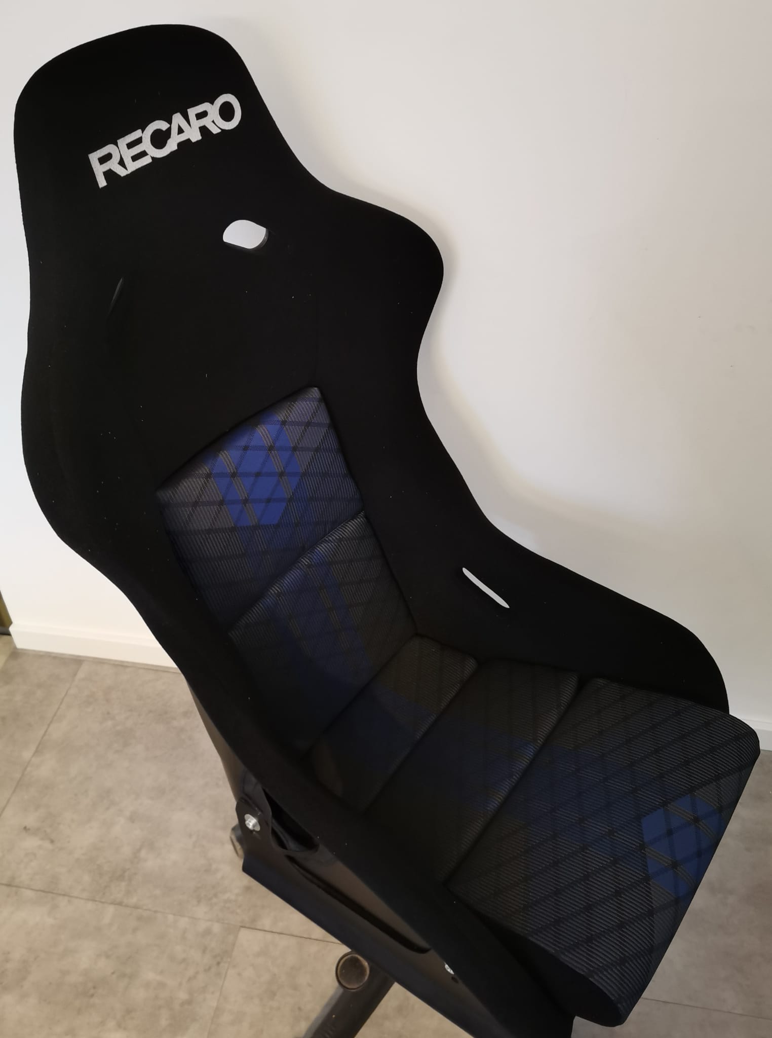 Innenflächen für Recaro Pole Position mit Bezugsstoff Golf 8 GTI -  Warmsbach Autosattlerei