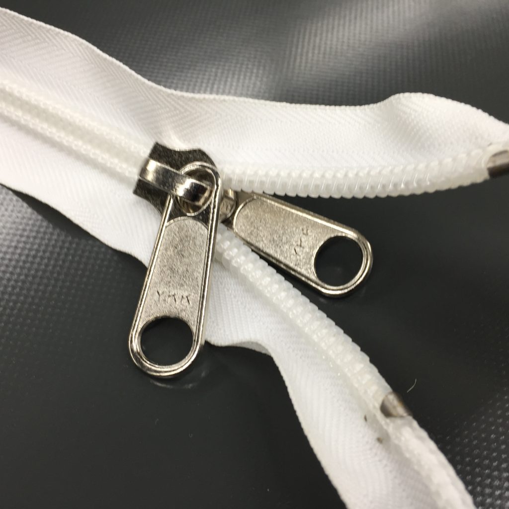 YKK Reißverschluss 1-Wege Teilbar, Weiß, 400 Cm Lang, Kunststoff-Spirale, 5 Mm Kette