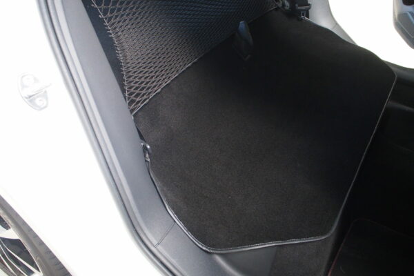 Clubsportteppich Polo 5 6C mit Kofferraumerhöhung – Bild 6