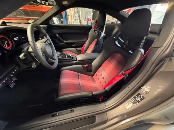 Innenflächen passend für Porsche Vollschalensitz mit Bezugsstoff Multicolor rot – Bild 3