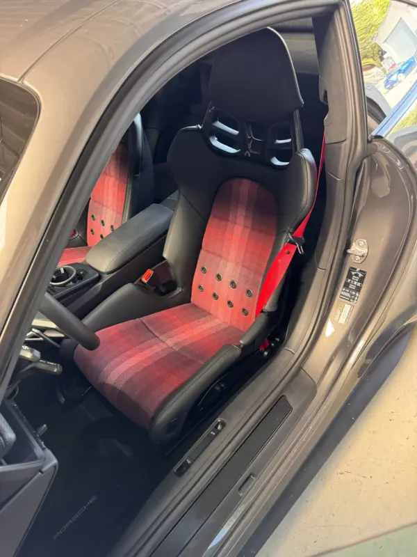 Innenflächen passend für Porsche Vollschalensitz mit Bezugsstoff Multicolor rot – Bild 2